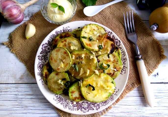 Что приготовить из картошки: 20 быстрых и вкусных рецептов
