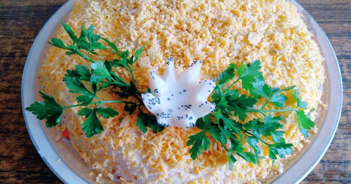 Салат из консервированной горбуши – 7 вкусных рецептов