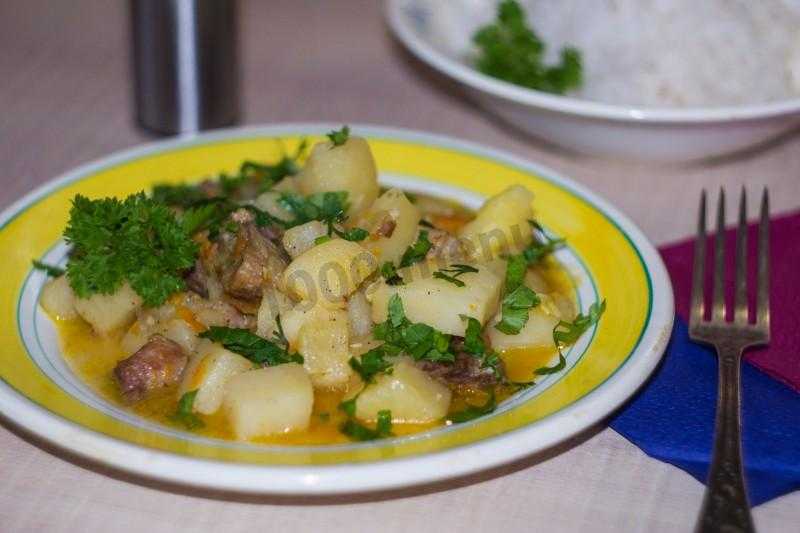 Жаркое по-домашнему из свинины с картофелем