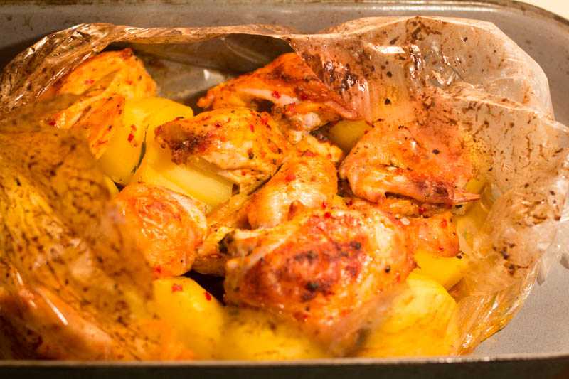 Курица в рукаве с овощами в рукаве в духовке рецепт с фото