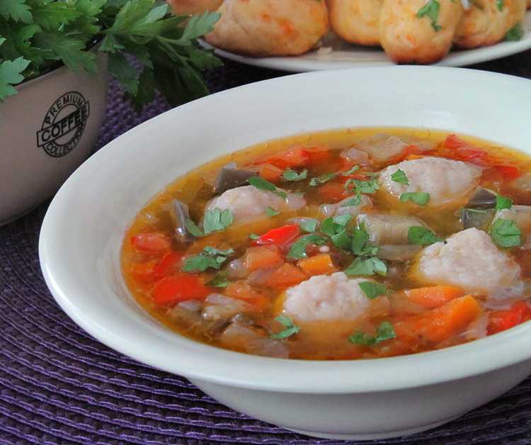 Суп с болгарским перцем и соевым соусом