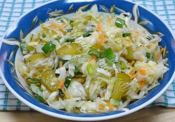 Салат из капусты с огурцом — хрустящее полезное лакомство