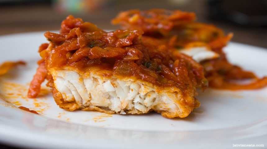 Минтай в духовке с морковью и луком – 10 вкусных рецептов с фото пошагово