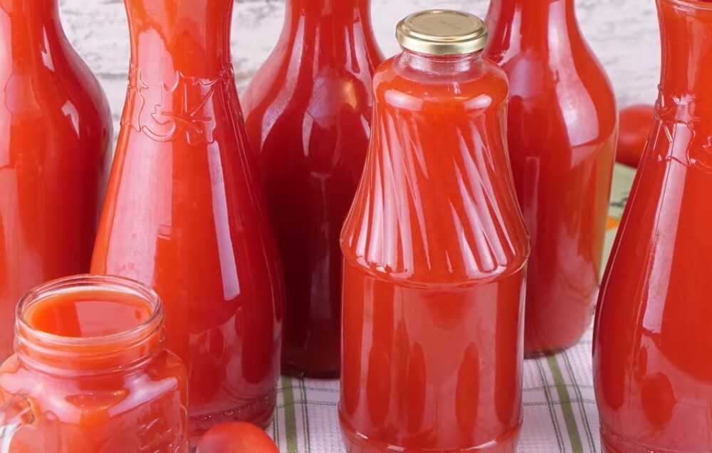 Домашний сок из помидор без соковыжималки. Томатный сок домашний. Домашний помидорный сок. Домашний томатный сок на зиму. Томатный сок домашний ярко красный.