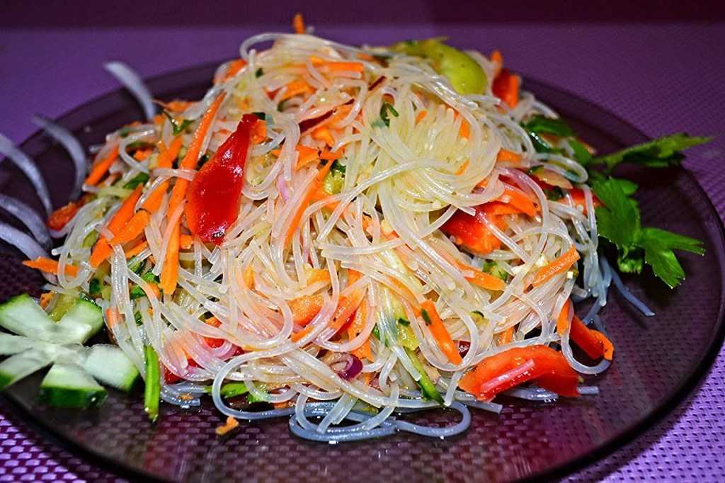 Блюда из фунчозы с курицей, овощами. рецепт с фото