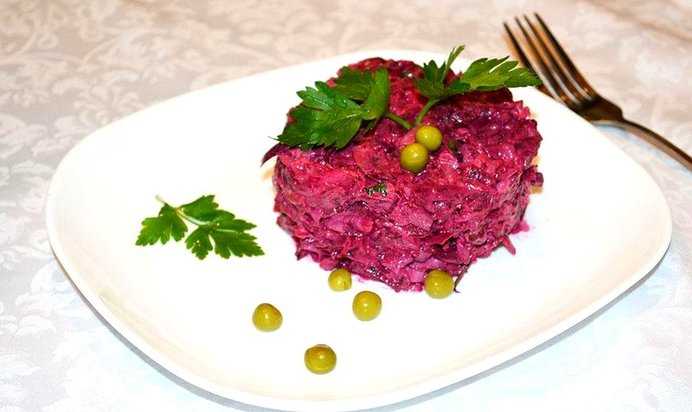 Салат со свеклой и соленым огурцом рецепт с фото пошагово - 1000.menu