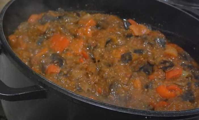 Икра из баклажанов на зиму «пальчики оближешь» — 11 простых и вкусных рецептов