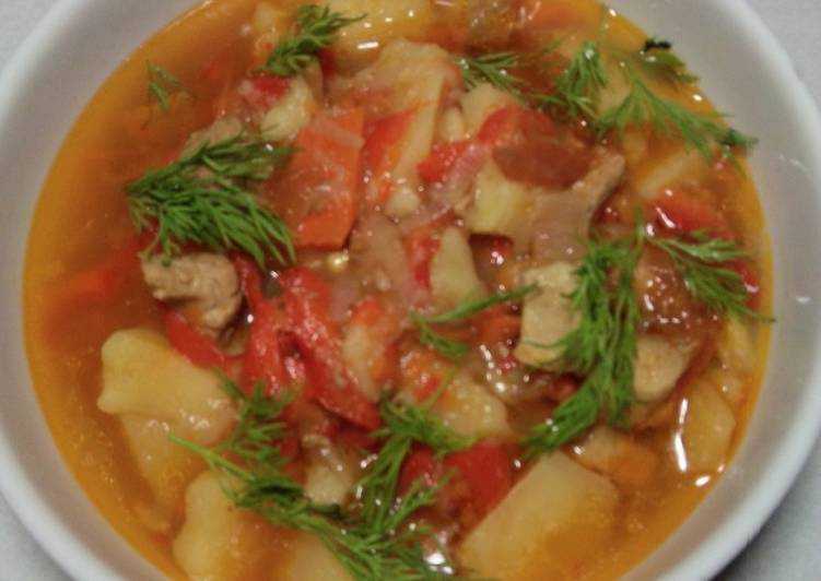Фасолевый суп с квашеной капустой по-венгерски