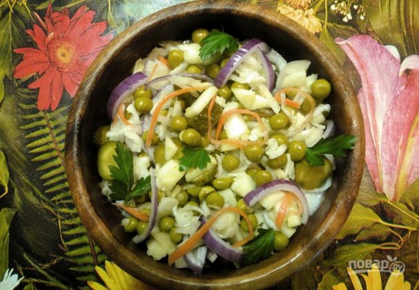 Салат из квашеной капусты с картошкой огурцами