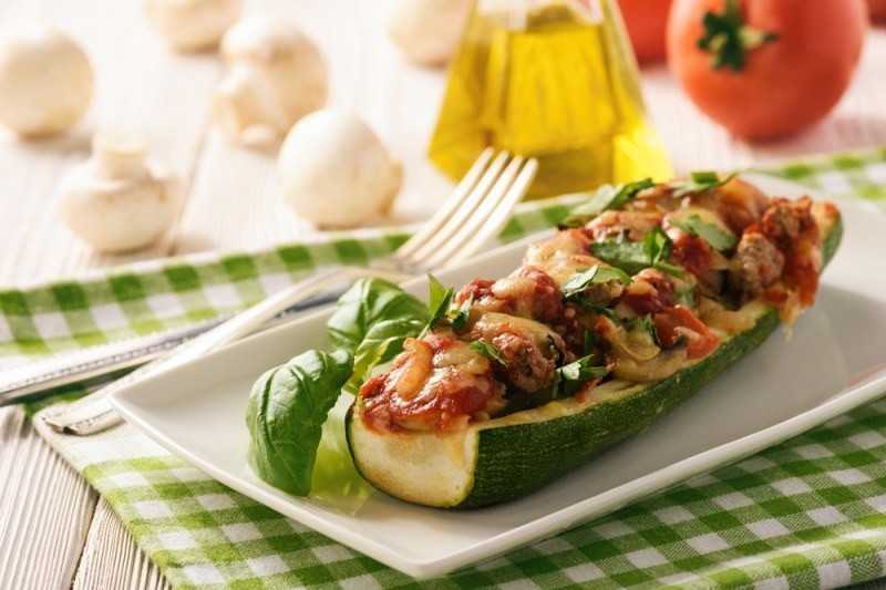 Курица с кабачками в духовке: 8 простых рецептов