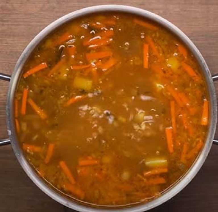 Рассольник ленинградский с мясом  перловкой и огурцами