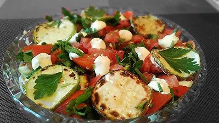 Салаты из свежих (сырых) кабачков: 6 быстрых и вкусных рецептов