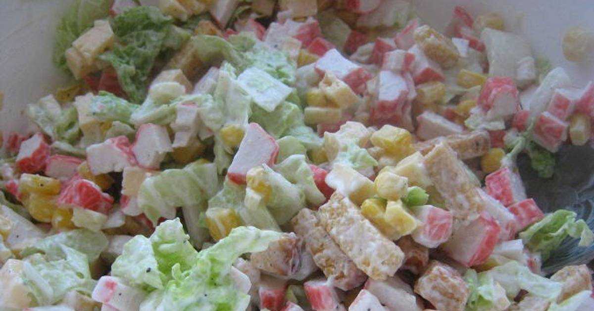 Салат с крабовыми палочками — 16 рецептов очень вкусного салата