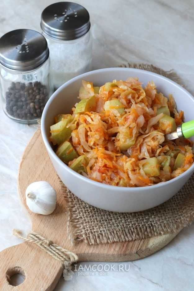 Тушеная капуста в мультиварке – 10 очень вкусных рецептов с фото пошагово