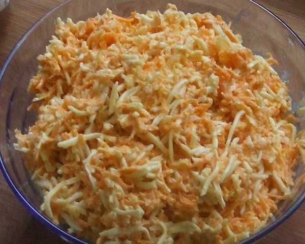 Салат из моркови с чесноком и сыром рецепт с фото пошагово - 1000.menu