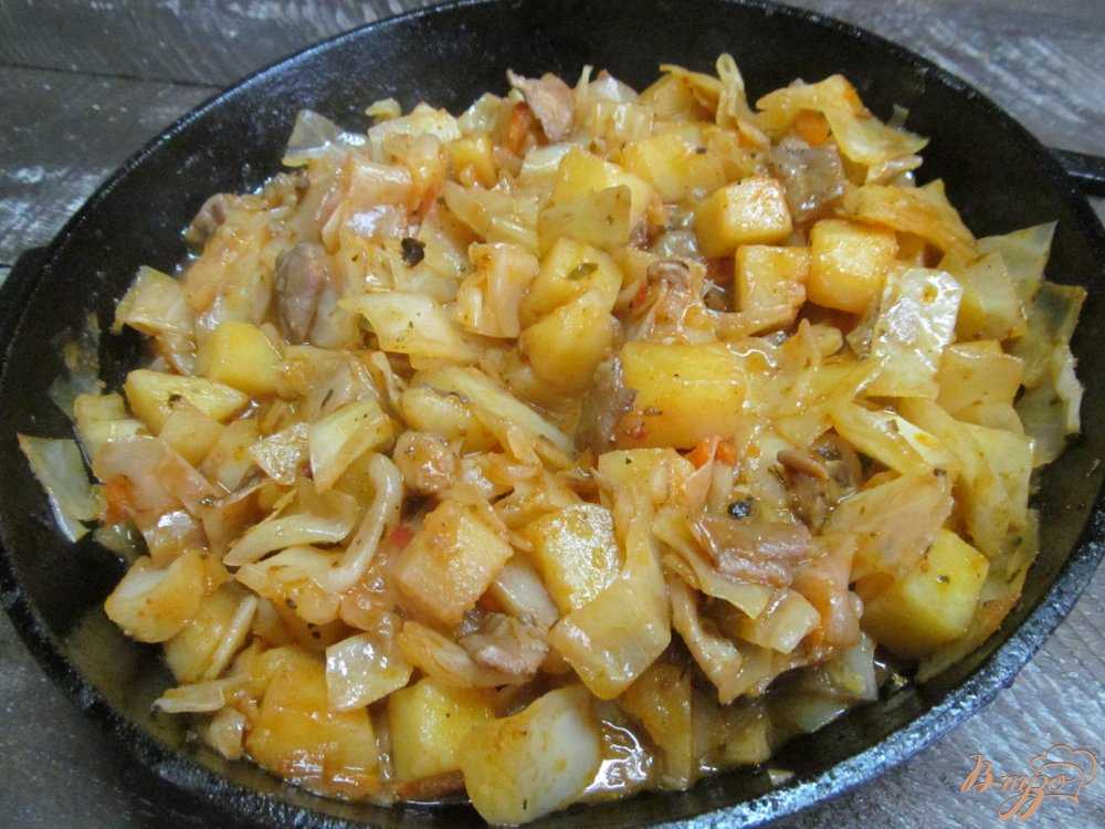 Капуста тушеная с мясом и картошкой в кастрюле рецепт классический пошаговый с фото
