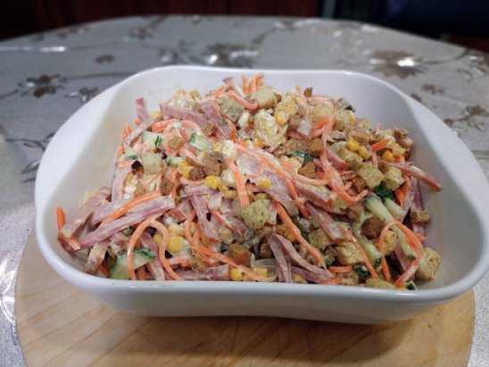 20 легких и очень вкусных cалатов с вареной колбасой