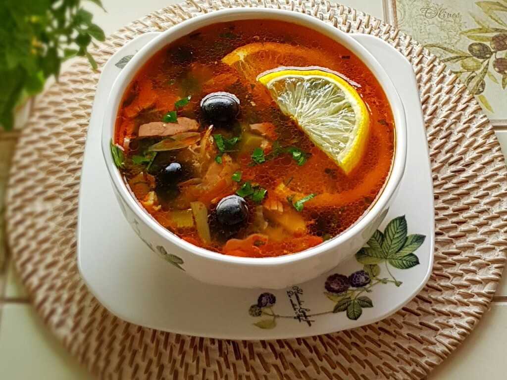 Сборная солянка со свининой, говядиной и курицей