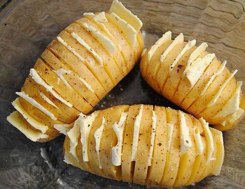 Печеный картофель в духовке