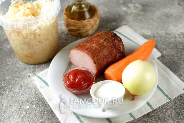 Как приготовить тушеную капусту со свининой быстро и вкусно?