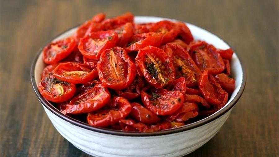 Салат пекинская капуста помидоры сыр рецепт с фото пошагово - 1000.menu