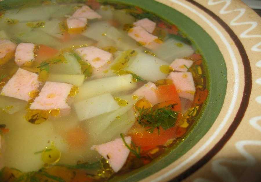 Как варить суп с колбасой копченой. суп с колбасой рецепты. суп-солянка с копченой колбасой