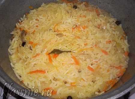 Рис с фаршем и капустой в духовке