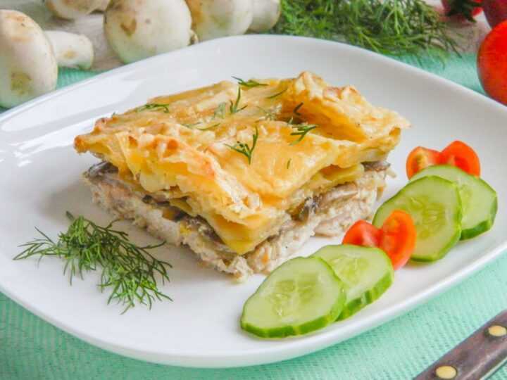 Запеканка с грибами: рецепты с картошкой, сыром, курицей, на сковороде