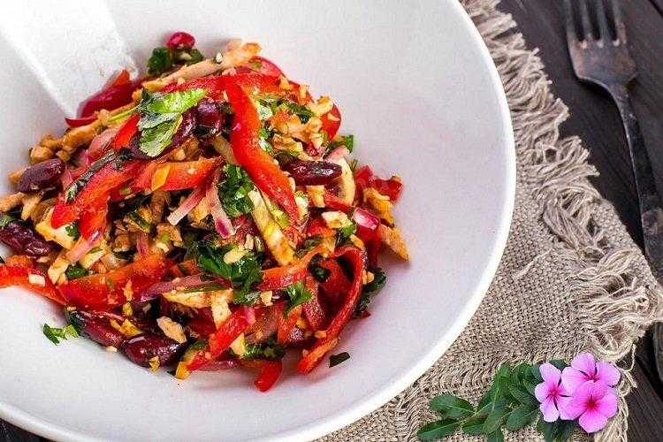 Cалат с фасолью консервированной — 18 простых и вкусных рецептов
