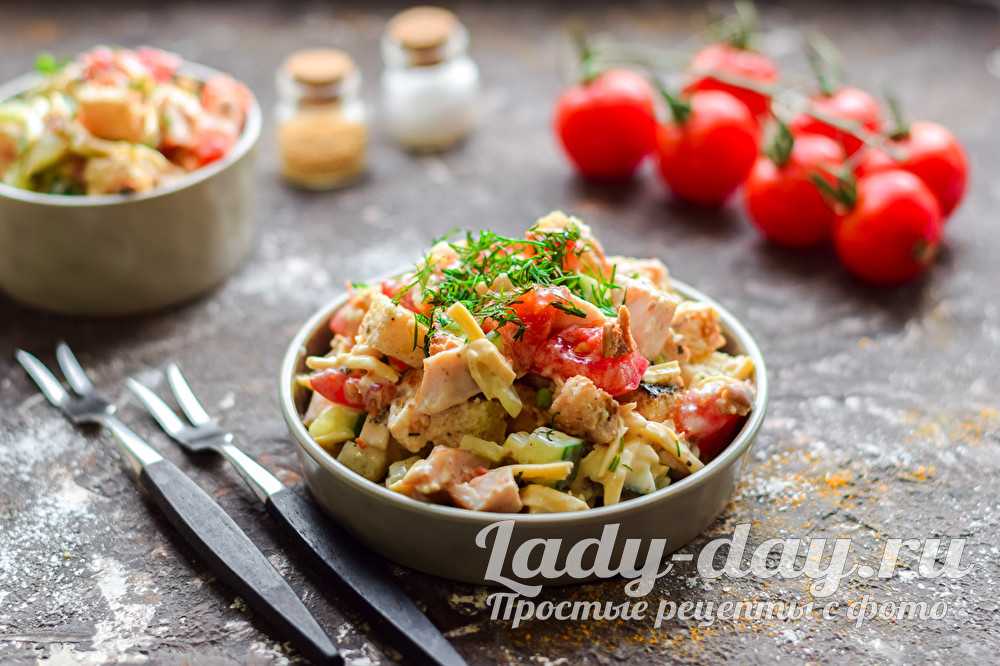 Салат малибу с копченой курицей