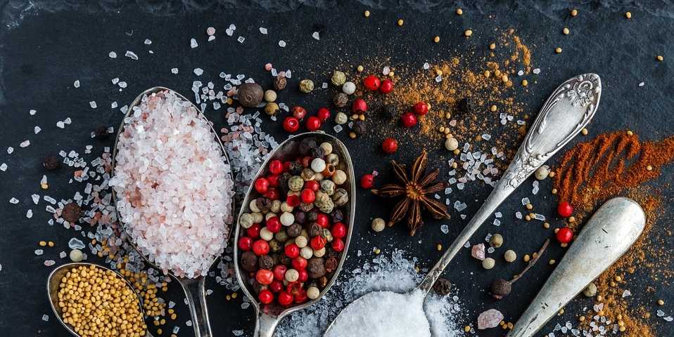 Соль с приправами и травами: как приготовить, рецепты пряной ароматной соли со специями в домашних условиях, составы и виды