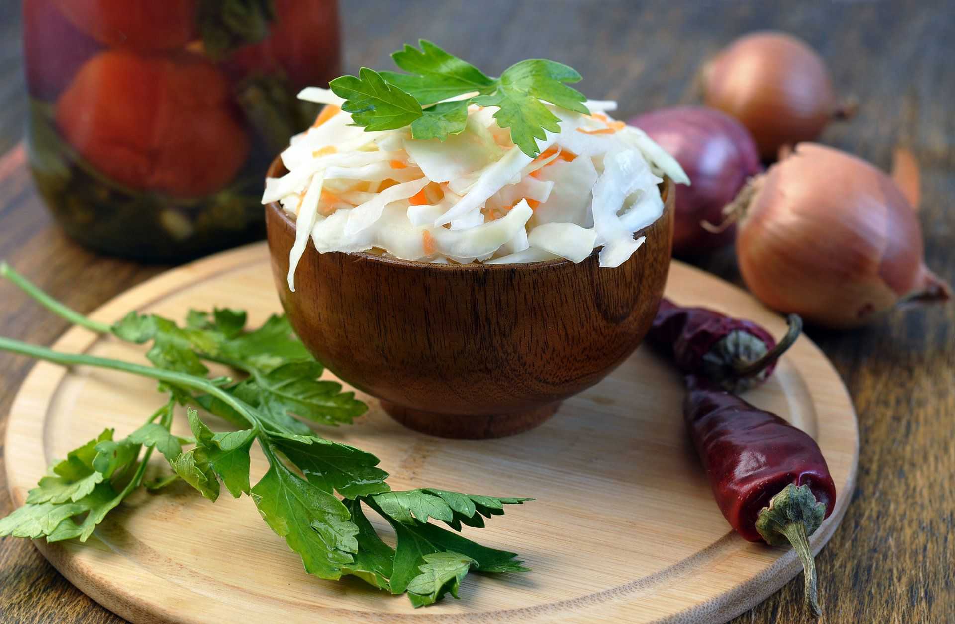 Как солить капусту: простой четкий рецепт и 5 его оригинальных вариантов