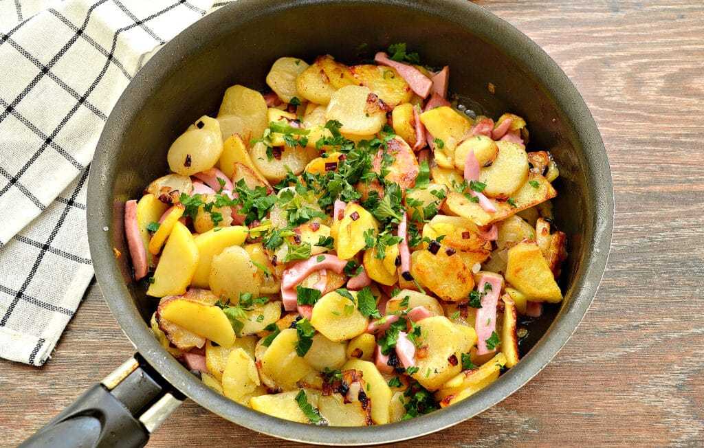 Жареная картошка на сковороде: 500 домашних рецептов