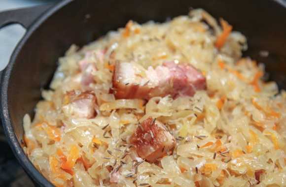 Бигус из свежей и квашеной капусты со свининой — пошаговый рецепт приготовления с фото