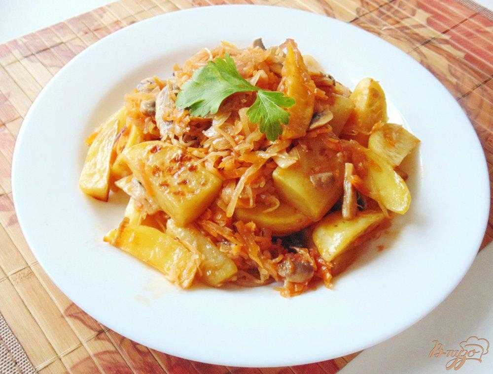 Тушеная капуста с картошкой – 10 очень вкусных рецептов с фото пошагово