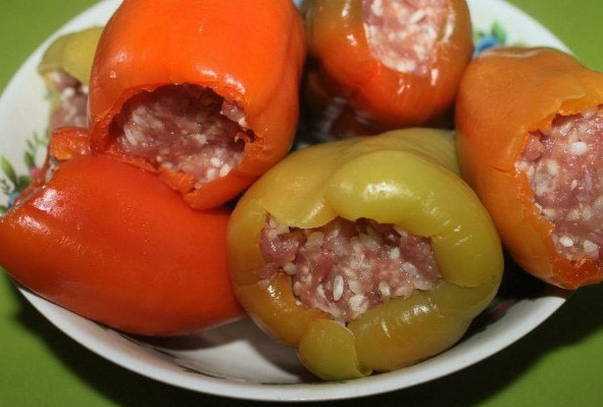 Фаршированный перец в духовке — 8 вкусных и быстрых рецептов
